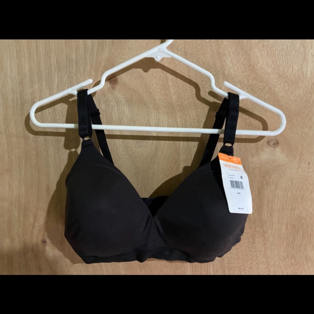 NWT - Warners 36D wireless lightly lined black bra with adjustable straps & band